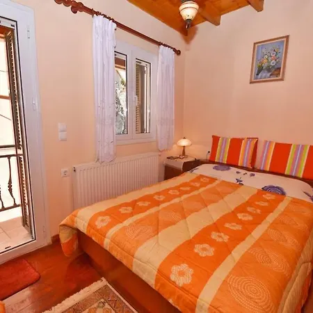 Traditional House With Amazing View Apartmán