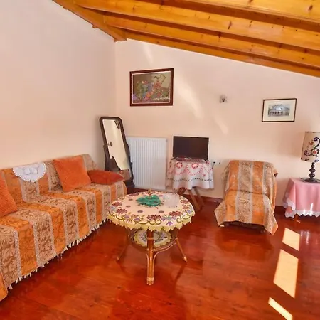Traditional House With Amazing View Apartmán *