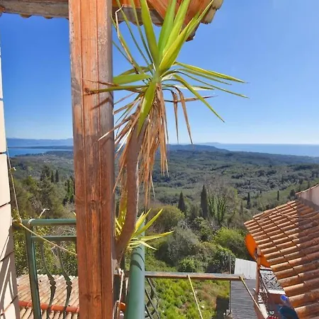 Traditional House With Amazing View Apartmán Chlomos